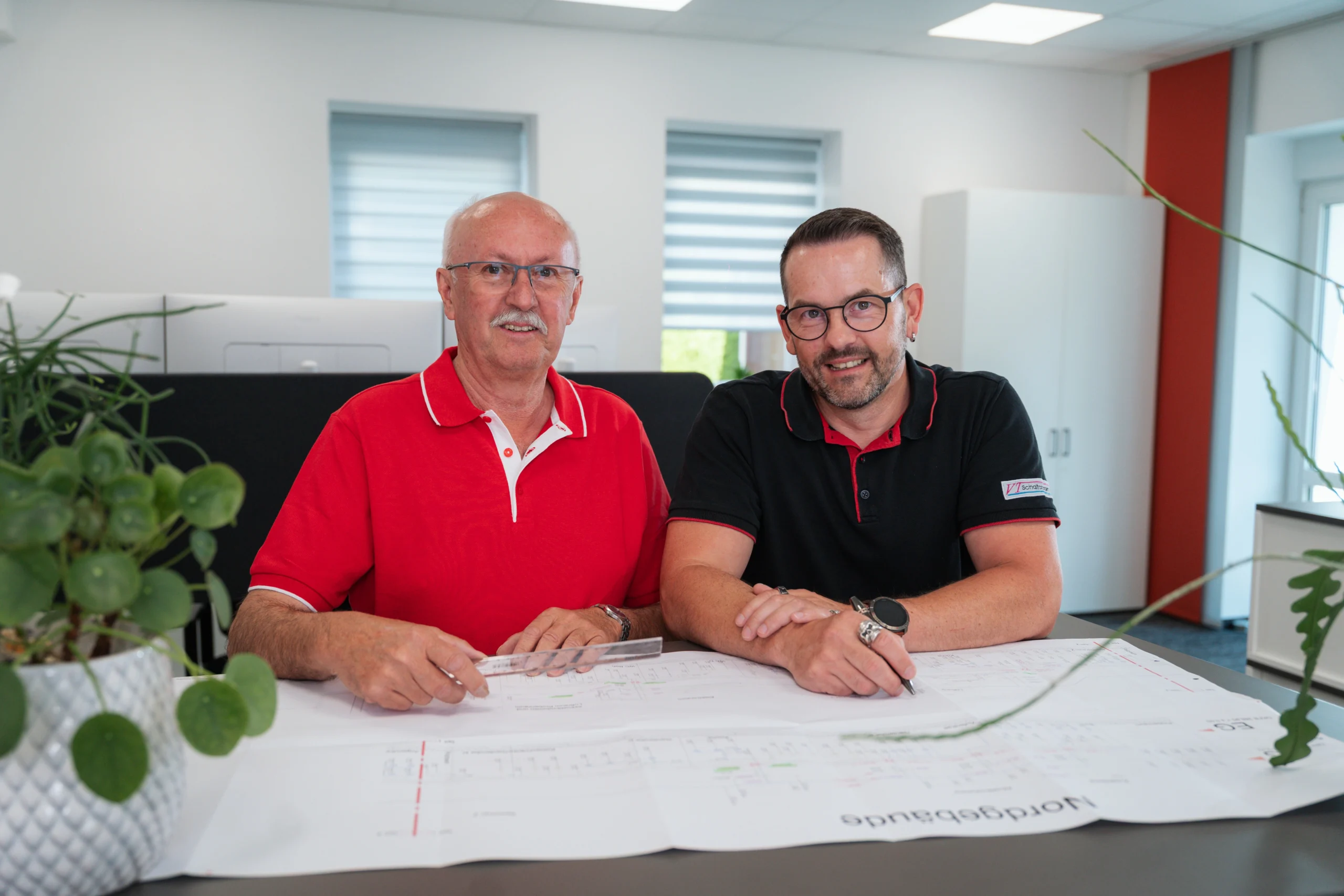 Mitarbeiterin von VT-Schaltanlagen